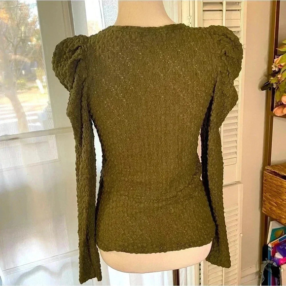 Textured long sleeve shirt with puff shoulders - Picture 5 of 5